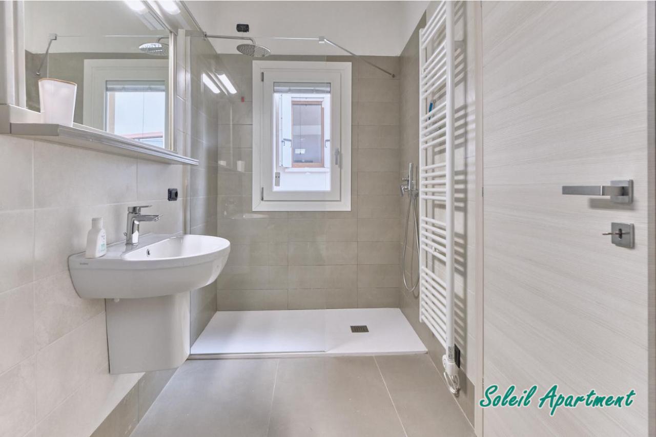 Casa Monique Apartments Desenzano del Garda Luaran gambar