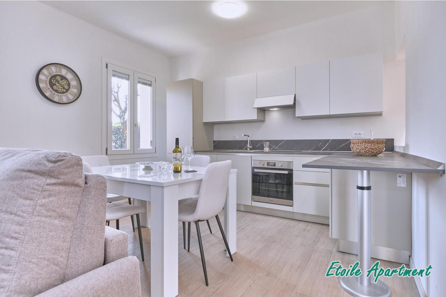 Casa Monique Apartments Desenzano del Garda Luaran gambar