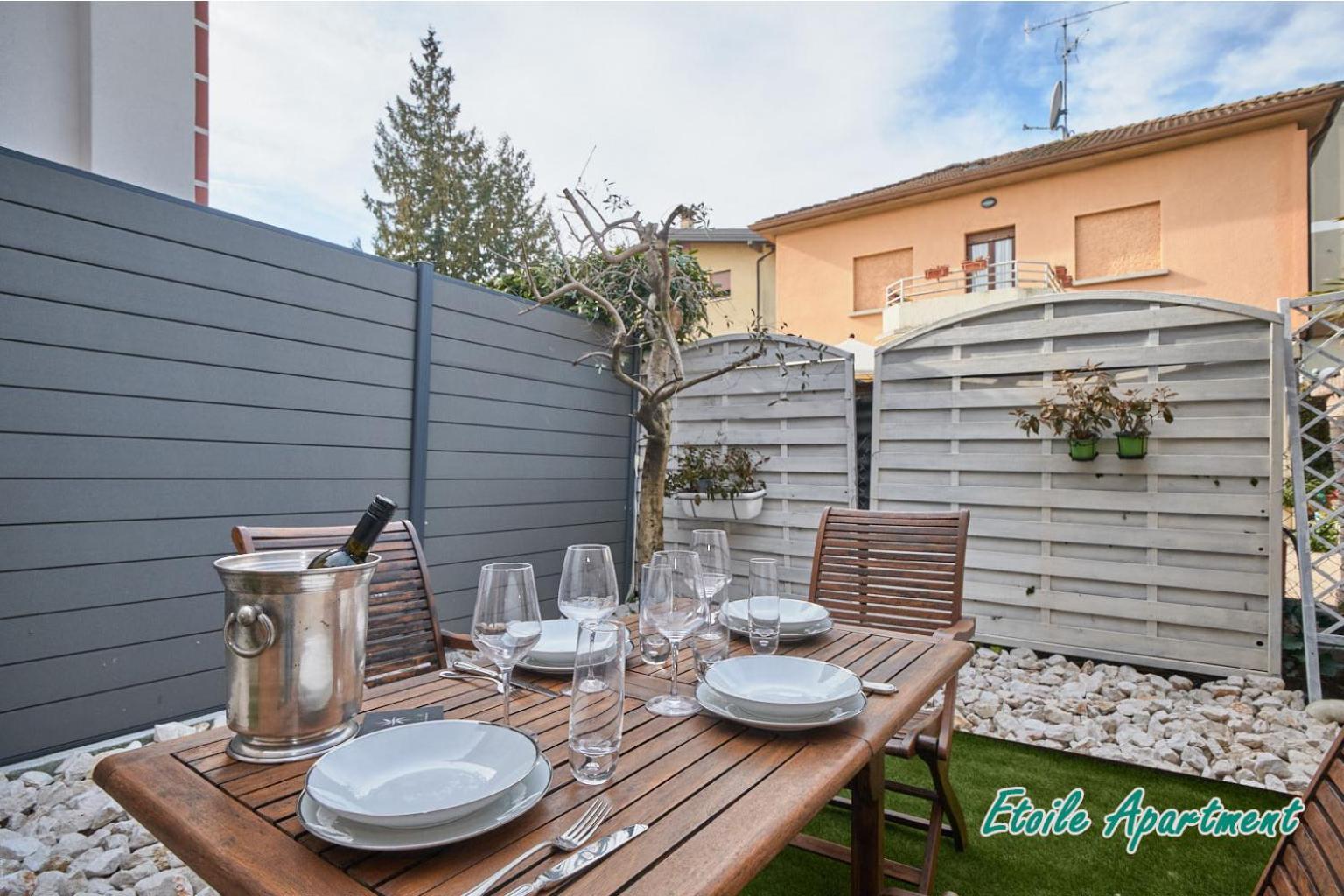 Casa Monique Apartments Desenzano del Garda Luaran gambar
